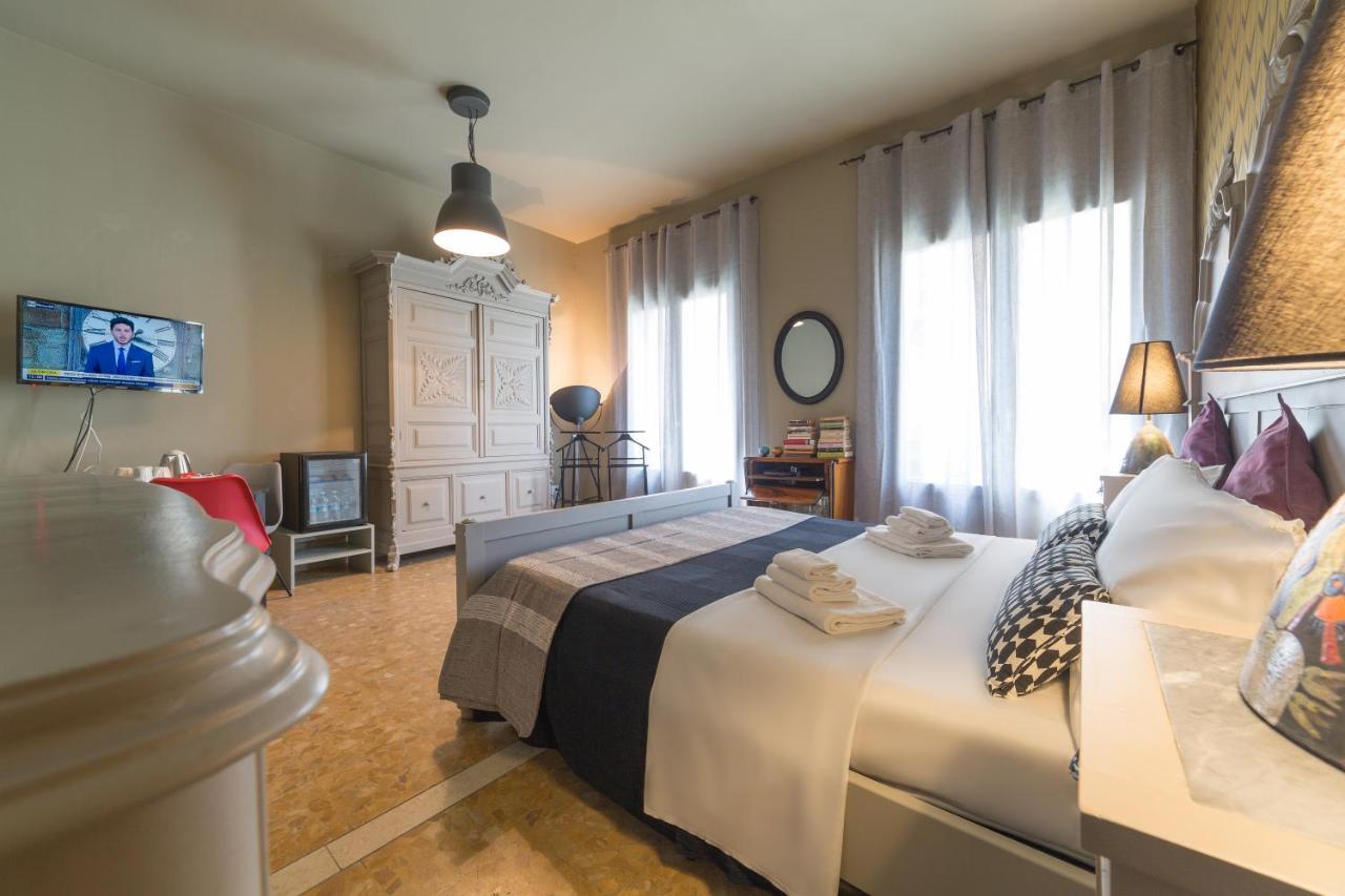 Budget Rooms Sonnino 37 卡利亚里 外观 照片